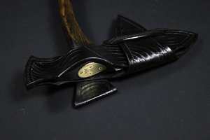 Hache à double lame en acier à haute teneur en carbone, nouveau design, manche en acier, housse en cuir noir, qualité industrielle, multi-usages, 400 mm, 1 an - Product Image 4