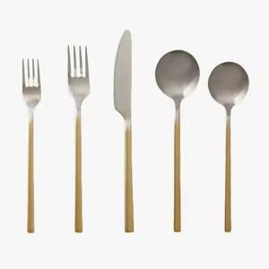 Ensemble de couverts en acier inoxydable doré avec manche noir, cuillère, couteau et fourchette de luxe de haute qualité - Product Image 2