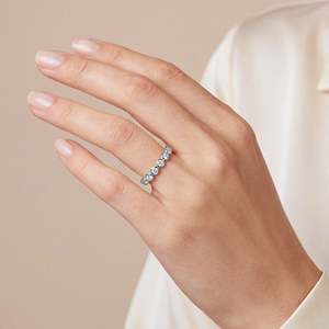 Bague en or 14 carats avec diamant de laboratoire 1,9 ct, sertie de diamants ronds, bague souvenir - Product Image 2