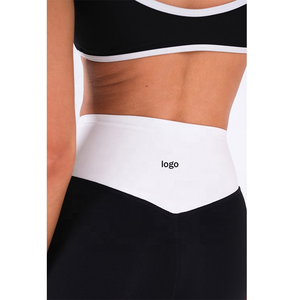 Conjunto Deportivo de Dos Piezas con Costuras en Contraste, Top Deportivo y Leggings de Poliéster/Nailon para Yoga - Product Image 3