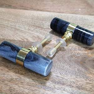 Boutons en marbre les plus vendus de couleur marron naturel et argent avec taille de forme de couleur personnalisée fabriqués en Inde article - Product Image 3