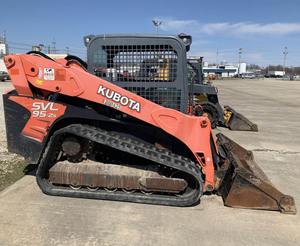 2016 Kubota, cargador de oruga compacto, componentes del núcleo del motor y la bomba, resistencia confiable para trabajos exigentes - Product Image 1