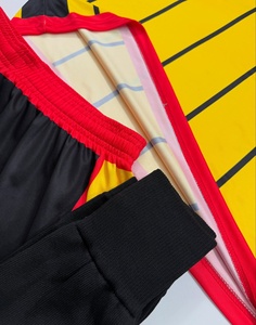 Ensemble de maillots de football personnalisés pour hommes, jaune, noir, rouge, rayé, col en V, manches courtes, polyester respirant, toutes saisons, taille adulte - Product Image 4