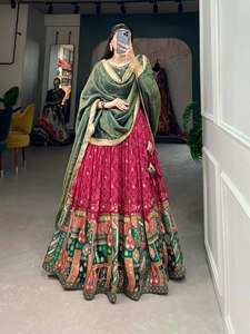 Lehenga en soie jacquard de viscose pure de créateur, imprimé positionnel, travail de tissage, style traditionnel, tenue de fête de mariage, tenue de cérémonie, fantaisie - Product Image 4