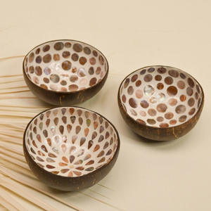 Bols en coquille de noix de coco laquée grand choix fait à la main bol en coco incrusté de coquille nacrée - Product Image 1