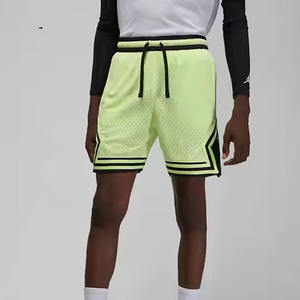 Pantalones cortos de malla personalizados para hombre, fabricante de sublimación Dtg de poliéster con estampado de 5 pulgadas, pantalones cortos de malla para gimnasio para hombre, ropa deportiva - Product Image 3