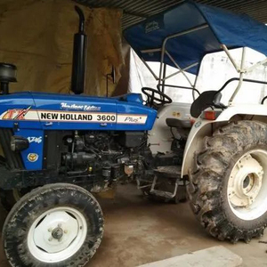 รถแทรคเตอร์แบบทนทานสไตล์ T8ระบบ PTO เครื่องยนต์ดีเซลส่วนประกอบหลัก4WD กระปุกเกียร์แบบทันสมัย - Product Image 4