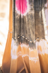 2023คอลเลกชันใหม่ชุดแมกซี่ยาวมัดย้อมสุดเซ็กซี่ของผู้หญิงชุดเดรสเปิดไหล่แขนเปลือยหลังไร้สายผ้ามิกซ์ - Product Image 4