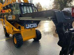 รถแทรกเตอร์ตีนตะขาบ JCB TLT35-26D ขับเคลื่อน 4 ล้อ ยกสูง 7.9 เมตร รับน้ำหนักได้ 3.5 ตัน เครื่องยนต์ดีเซล สำหรับงานเกษตร - Product Image 4
