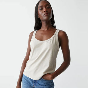 Débardeur Scoop léger et respirant pour femmes actives Parfait pour le yoga, la gym et les sports de plein air Matériau à séchage rapide - Product Image 2