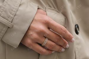 Baguette Earth Minded 18K Oro blanco sólido Alianza DE BODA Diseño de compromiso elegante 0.50CTW Juego de puntas Anillo de diamante certificado IGI - Product Image 6