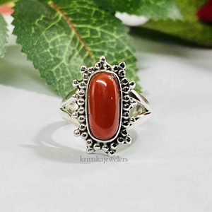 Vente en gros de bague de réglage de lunette en argent sterling 925 faite à la main Style classique coupe ovale corail pierre précieuse fête des femmes - Product Image 1