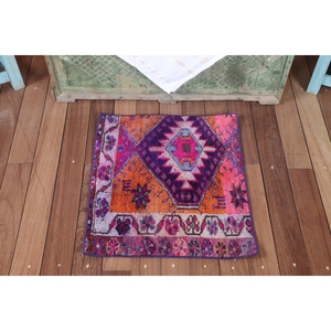 Tapis Herki vintage 1,8x2 pi (55x61 cm), tapis turc géométrique violet - Product Image 1