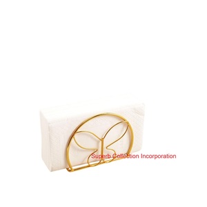 Porte-serviettes moderne en fil métallique noir avec base en bois pour la décoration de la cuisine et de la table à manger - Product Image 4