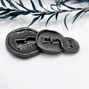 Bán Buôn Nhà Máy Cung Cấp Không Thường Xuyên Hình 2-Lỗ Kim Loại Nút Cho Phụ Kiện May Mặc - Product Image 6