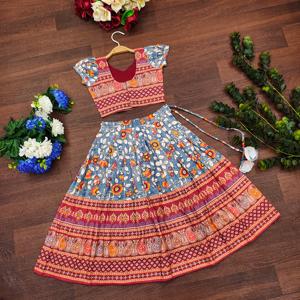 Conjunto de Lehengha Choli de Moda Étnica India Shoryam para Niños, Completamente Cosido, Largo hasta el Suelo, Mangas Abullonadas, Estampado Floral - Product Image 1