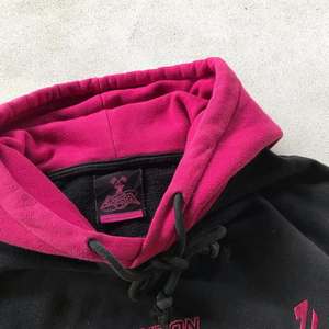 Hoodie d'hiver pour homme le plus vendu, nouveau design, broderie effet vieilli, 100% coton, imprimé numérique, logo personnalisé, poche, fabriqué au Pakistan, prix bas - Product Image 2
