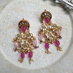 Boucles d'oreilles à perles rose vif Kundan - Product Image 2