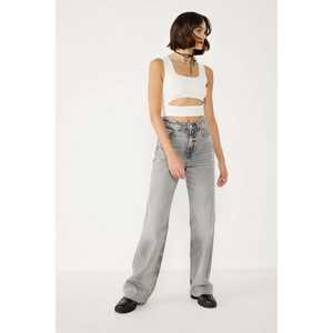 Blusa Casual de Malla Elástica con Detalle en la Ventana, Manga Caída y Logotipo Frontal - Product Image 3