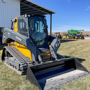 รถแทรกเตอร์เดินตาม John Deere 331G ปี 2024 แรงบิดสูง เบาะนั่งแบบ Air Ride ระบบควบคุมแรงดันสูง EH พร้อมห้องโดยสารติดตั้งเครื่องปรับอากาศ  ตลับลูกปืนเครื่องยนต์ - Product Image 1