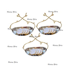 Bol de service en aluminium martelé avec base en forme de feuille en vrac - Product Image 5