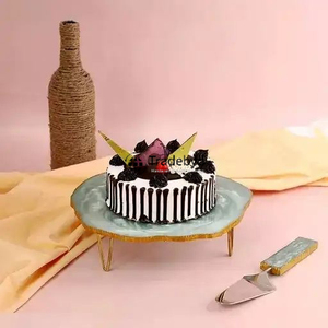 Soporte de resina para pastel, pieza de arte hecha a mano para exhibición de postres, decoración de fiesta y regalo Tradebyd - Product Image 1