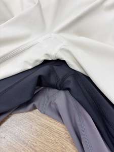 Conjunto de Dos Piezas para Yoga, Negro, Estampado, Transpirable, Elástico en Cuatro Direcciones, Ecológico, Ligero y de Secado Rápido - Product Image 2