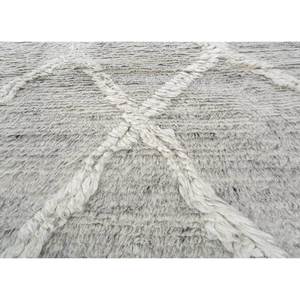พรมขนสัตว์ถักมือ Zuri สีเทาและสีดำ ขนาด 9x12 ฟุต รูปทรงสี่เหลี่ยมผืนผ้า สไตล์โบโฮแบบนามธรรม สำหรับตกแต่งบ้าน พรมทอแบนจากเส้นใยปอกระเจา - หมายเลขรุ่น Skwl-572 - Product Image 3