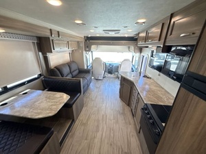 EN OFERTA Autocaravana EntegraS Vision 3-1-V usada del 2019, lista para la venta - Product Image 2