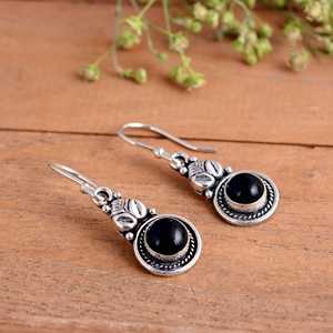 Pendientes Colgantes de Plata de Ley 925 Hechos a Mano con Ónix Negro, Diseño de Hoja Oxidada, Pendientes de Gancho para Mujer, Estilo Bohemio Hippie para Bodas y Fiestas - Product Image 2