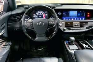 2020ที่ใช้แล้วสำหรับการตกแต่งภายในด้วยหนังสีเข้ม SUV AWD - Product Image 2