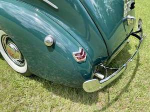 Ford CROWN VICTORIA 1940 Turbo Manual, Sedán Oscuro con Asientos de Cuero en Venta - Product Image 2