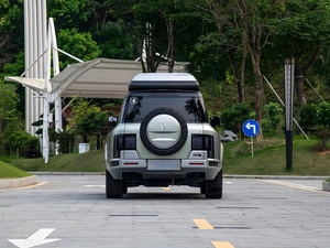 BYD Yangwang U8, SUV de Lujo Eléctrico, Fabricado en China, Opción Popular con 700 km de Autonomía y Motor de 300 kW - Product Image 3