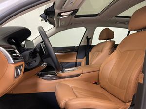 BMW Série 7 740i RWD 2022 abordable, conduite à gauche/droite - Product Image 4
