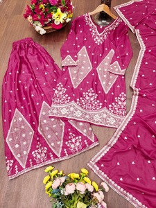 Ensemble de soirée élégant pour femmes, Salwar Kameez pakistanais en tissu Chinon, broderie de sequins, luxe, Zaha Timeless Grace - Product Image 3