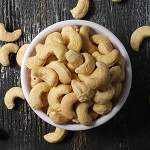 เม็ดมะม่วงหิมพานต์ธรรมชาติสดแบบออร์แกนิกเมล็ดมะม่วงหิมพานต์กรุบกรอบสำหรับทำขนมขบเคี้ยวเพื่อสุขภาพขายส่งจำนวนมาก - Product Image 5