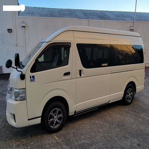 ¡Oferta Imperdible! Toyota Hi-Ace Wagon 2015 Súper Limpia, Cabina Grande, 10 Asientos, Automática, Color Blanco Perla, Van de Lujo - Product Image 2