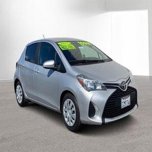 2015 Toyota Ya-ris sedán usado asientos de cuero de dirección izquierda caja de cambios Manual automática 4L motor oscuro R17 aleación de aluminio - Product Image 1