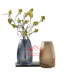 Morden Design Wedding DEco Maceta de cristal en diseño de tira Personalizar jarrón de cristal de color a precio barato al por mayor - Product Image 1