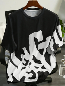 เสื้อยืดแขนสั้นลายตัวอักษรของผู้ชาย3D สบายและระบายอากาศเหมาะสำหรับถนนประจำวันของผู้ชายลำลองแขนสั้น - Product Image 2