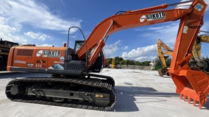 Excavadora de cadenas mediana Hitachi ZX210-3G usada original de Japón con sistema hidráulico HIOS avanzado - Product Image 4