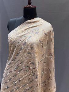 ผ้าคลุมไหล่แคชเมียร์ระดับพรีเมี่ยมพร้อมงานปัก sozni ที่ทำด้วยมือเหมาะสำหรับงานแต่งงานงานเลี้ยงและงานเฉลิมฉลองทางวัฒนธรรมแบบดั้งเดิม - Product Image 3