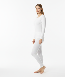 Traje Térmico LunaTherm Blanco para Mujer, Manga Larga, Tejido Suave y Transpirable, Diseñado para un Elegante Uso Invernal - Product Image 4