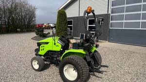 Envío Gratis: Tractor Compacto AVENGER 26 de 26 HP con Tracción en las 4 Ruedas, Motor Diésel de 3 Cilindros, Caja de Cambios 6F+2R, Neumáticos para Césped, Balasto Delantero - Product Image 6