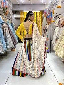 Dernier nouveau design Garba Night Function Wear Colorful Design Pure Heavy Chinon Fabric Fancy Chaniya Choli With Dupatta - Product Image 4