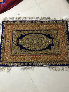 Tapis bijou décoratif fait main d'Inde Design moderne avec fil Zari et pierres semi-précieuses pour un usage domestique au meilleur prix - Product Image 6