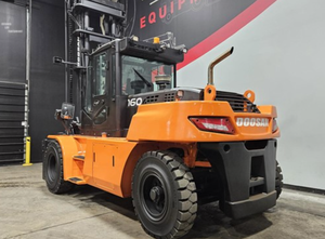Offre exclusive aux enchères pour chariots élévateurs pneumatiques D160S-7 2021, capacité de maintien de 36 000 LBS - Product Image 3