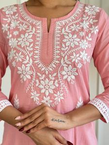 Conjunto elegante de algodón y traje de mujer Nazmin de excelente calidad Festival y uso diario disponible para precio de exportación desde la India - Product Image 3