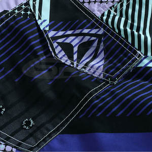 Pantalones cortos de entrenamiento de poliéster de cintura alta para hombre, tela duradera que absorbe la humedad, ligeros, transpirables con bolsillo con cremallera - Product Image 4