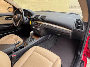 Mejor Auto Usado 2009 B-M-W Serie 1 128i Rojo Volante a la Izquierda - Product Image 2